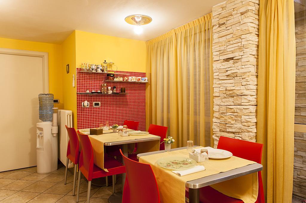 Santa Caterina Hotel Bergamo Bagian luar foto