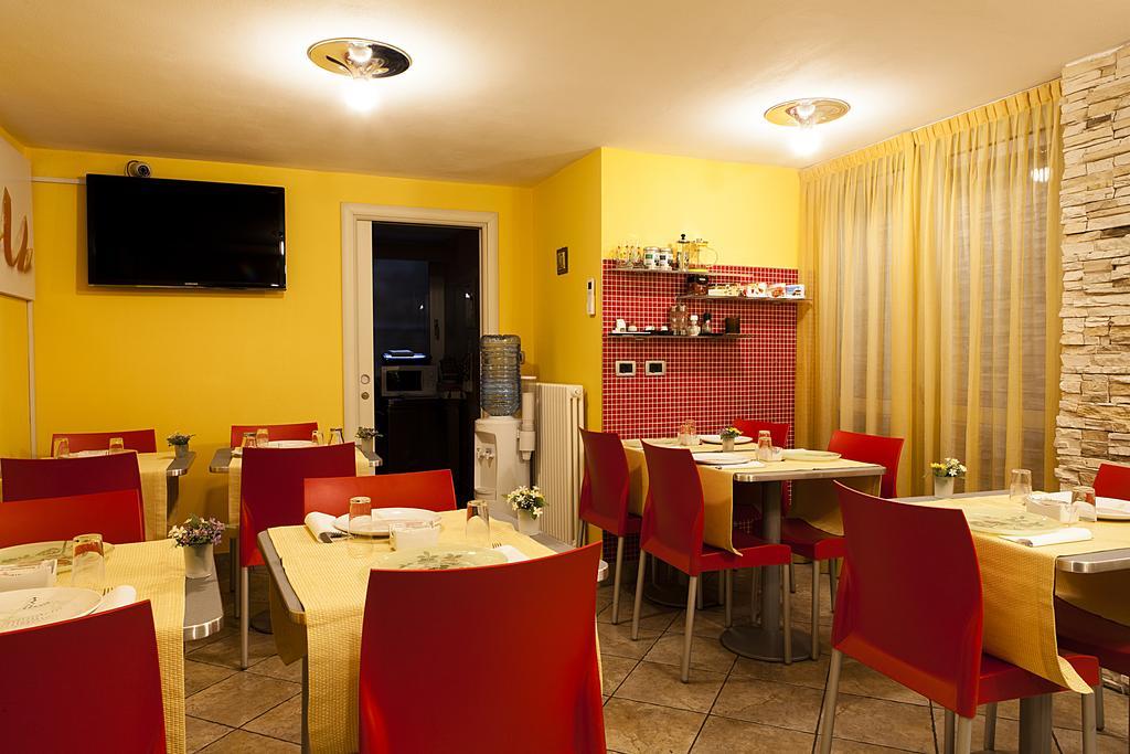 Santa Caterina Hotel Bergamo Bagian luar foto