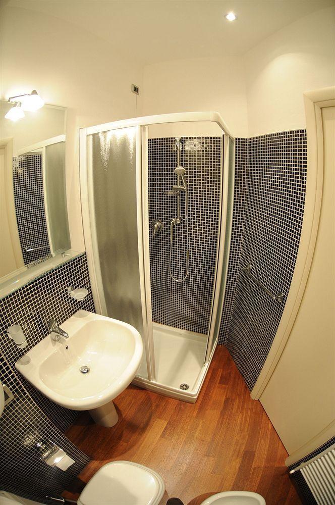 Santa Caterina Hotel Bergamo Bagian luar foto