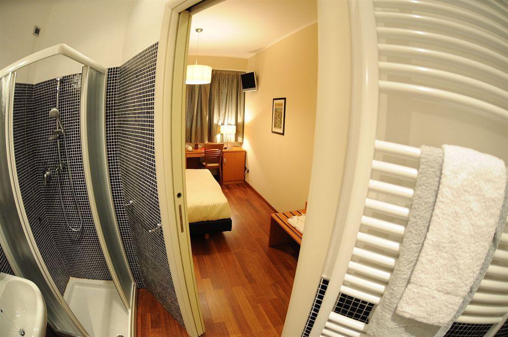 Santa Caterina Hotel Bergamo Bagian luar foto