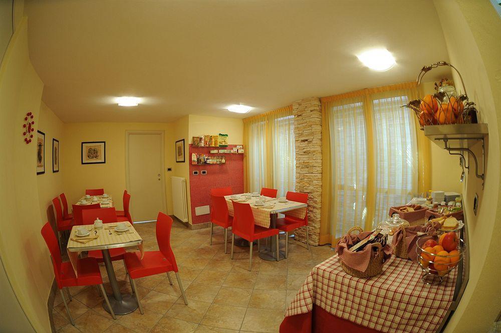 Santa Caterina Hotel Bergamo Bagian luar foto