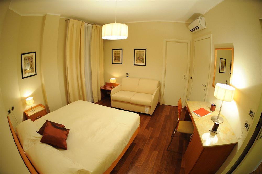 Santa Caterina Hotel Bergamo Bagian luar foto