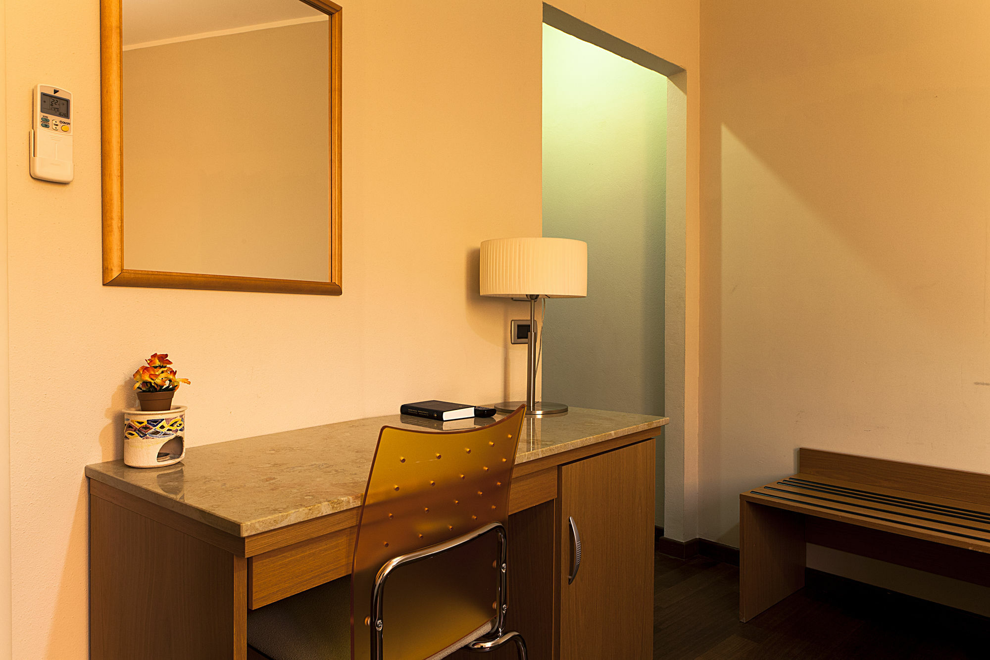 Santa Caterina Hotel Bergamo Bagian luar foto